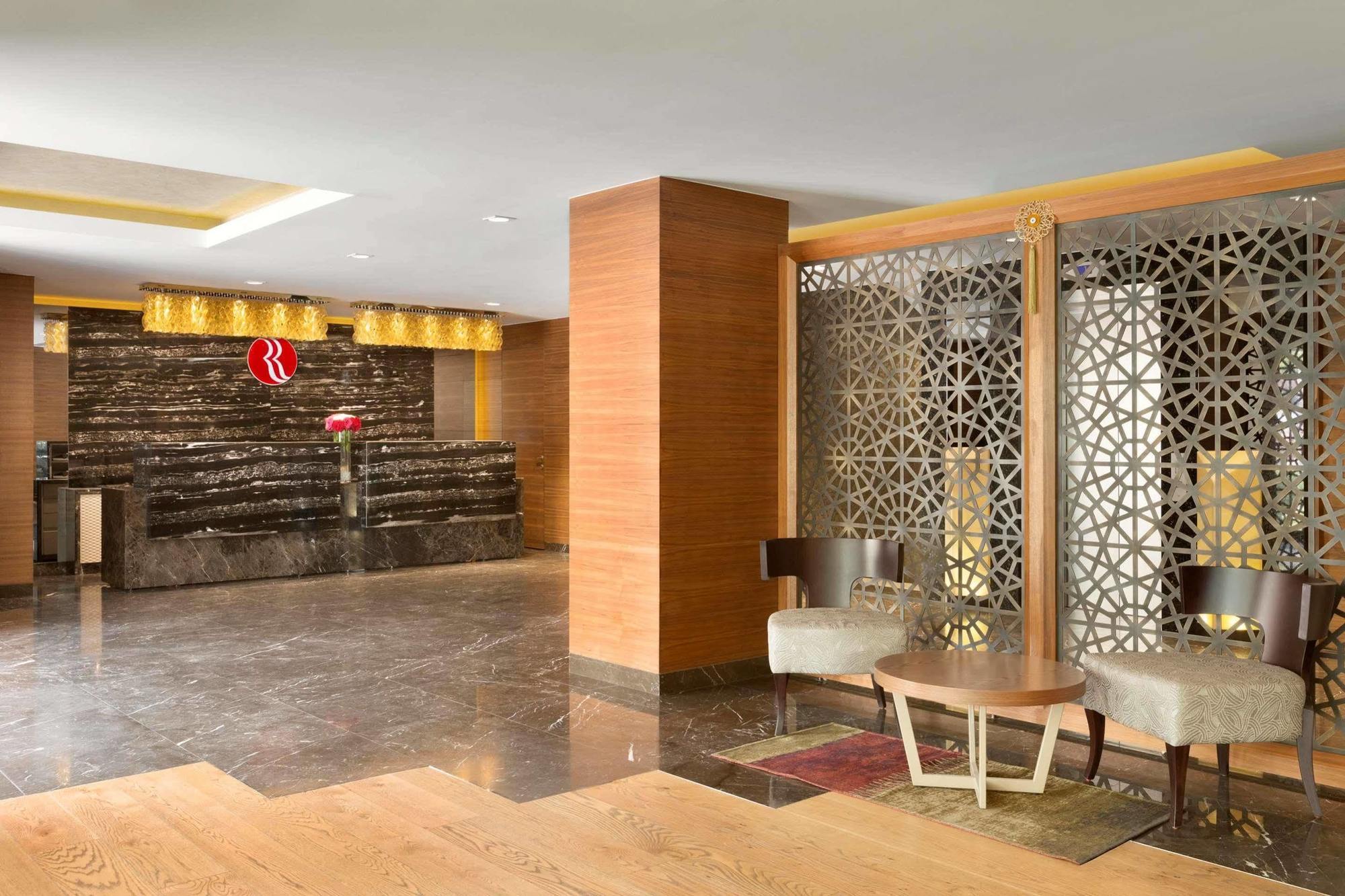 Ramada By Wyndham Gemli̇K Hotel Gemlik Екстериор снимка